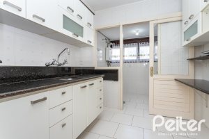 Apartamento à venda com 95m², 3 dormitórios, 1 suíte, 2 vagas, no bairro Tristeza em Porto Alegre