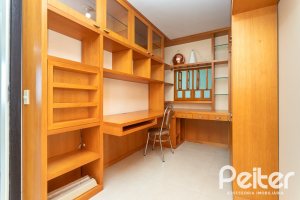 Apartamento à venda com 95m², 3 dormitórios, 1 suíte, 2 vagas, no bairro Tristeza em Porto Alegre