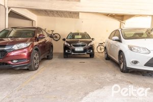 Apartamento à venda com 95m², 3 dormitórios, 1 suíte, 2 vagas, no bairro Tristeza em Porto Alegre