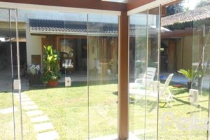 Casa à venda com 390m², 4 dormitórios, 1 suíte, 3 vagas, no bairro Vila Assunção em Porto Alegre