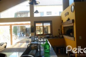 Casa à venda com 390m², 4 dormitórios, 1 suíte, 3 vagas, no bairro Vila Assunção em Porto Alegre