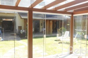 Casa à venda com 390m², 4 dormitórios, 1 suíte, 3 vagas, no bairro Vila Assunção em Porto Alegre