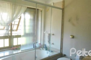 Casa à venda com 390m², 4 dormitórios, 1 suíte, 3 vagas, no bairro Vila Assunção em Porto Alegre