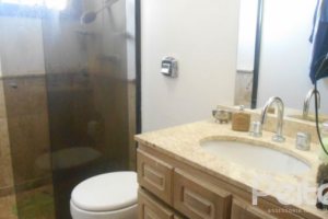 Casa à venda com 390m², 4 dormitórios, 1 suíte, 3 vagas, no bairro Vila Assunção em Porto Alegre