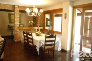 Casa à venda com 390m², 4 dormitórios, 1 suíte, 3 vagas, no bairro Vila Assunção em Porto Alegre