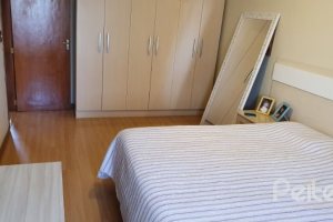 Casa à venda com 192m², 3 dormitórios, 1 suíte, 2 vagas, no bairro Cristal em Porto Alegre