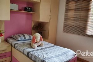 Casa à venda com 192m², 3 dormitórios, 1 suíte, 2 vagas, no bairro Cristal em Porto Alegre