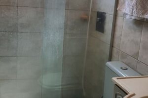 Casa à venda com 192m², 3 dormitórios, 1 suíte, 2 vagas, no bairro Cristal em Porto Alegre