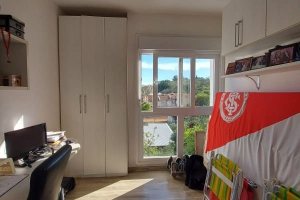 Casa em Condomínio à venda com 130m², 3 dormitórios, 1 suíte, 2 vagas, no bairro Ipanema em Porto Alegre