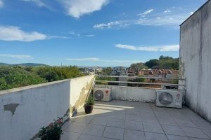 Casa em Condomínio à venda com 130m², 3 dormitórios, 1 suíte, 2 vagas, no bairro Ipanema em Porto Alegre