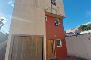 Casa em Condomínio à venda com 130m², 3 dormitórios, 1 suíte, 2 vagas, no bairro Ipanema em Porto Alegre