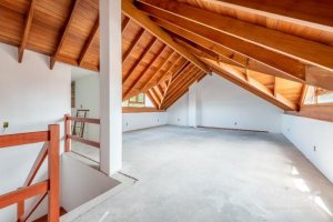 Casa em Condomínio à venda com 233m², 3 dormitórios, 1 suíte, 3 vagas, no bairro Vila Assunção em Porto Alegre