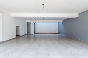Casa em Condomínio à venda com 233m², 3 dormitórios, 1 suíte, 3 vagas, no bairro Vila Assunção em Porto Alegre
