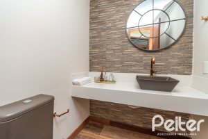 Casa à venda com 984m², 4 dormitórios, 4 suítes, 3 vagas, no bairro Vila Assunção em Porto Alegre