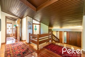 Casa à venda com 984m², 4 dormitórios, 4 suítes, 3 vagas, no bairro Vila Assunção em Porto Alegre