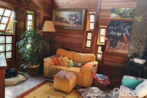 Casa à venda com 150m², 3 dormitórios, 1 suíte, 4 vagas, no bairro Guarujá em Porto Alegre