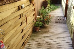 Casa à venda com 150m², 3 dormitórios, 1 suíte, 4 vagas, no bairro Guarujá em Porto Alegre