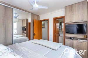 Cobertura à venda com 172m², 3 dormitórios, 1 suíte, 2 vagas, no bairro Tristeza em PORTO ALEGRE