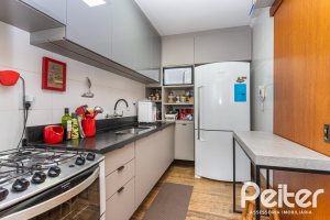 Cobertura à venda com 172m², 3 dormitórios, 1 suíte, 2 vagas, no bairro Tristeza em PORTO ALEGRE