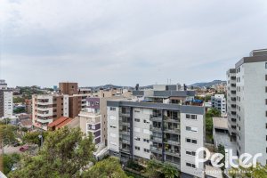 Cobertura à venda com 172m², 3 dormitórios, 1 suíte, 2 vagas, no bairro Tristeza em PORTO ALEGRE