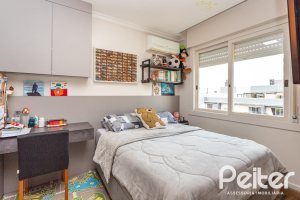 Cobertura à venda com 172m², 3 dormitórios, 1 suíte, 2 vagas, no bairro Tristeza em PORTO ALEGRE