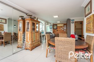 Cobertura à venda com 172m², 3 dormitórios, 1 suíte, 2 vagas, no bairro Tristeza em PORTO ALEGRE