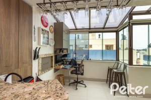 Cobertura à venda com 172m², 3 dormitórios, 1 suíte, 2 vagas, no bairro Tristeza em PORTO ALEGRE