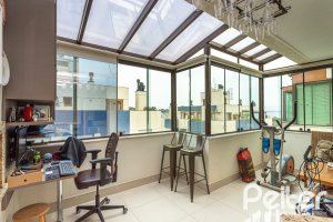 Cobertura à venda com 172m², 3 dormitórios, 1 suíte, 2 vagas, no bairro Tristeza em PORTO ALEGRE