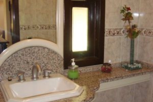 Casa em Condomínio à venda com 300m², 4 dormitórios, 1 suíte, 2 vagas, no bairro Nonoai em Porto Alegre