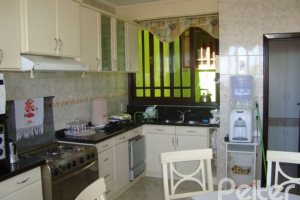 Casa em Condomínio à venda com 300m², 4 dormitórios, 1 suíte, 2 vagas, no bairro Nonoai em Porto Alegre