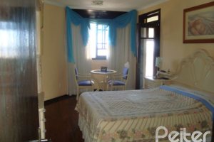 Casa em Condomínio à venda com 300m², 4 dormitórios, 1 suíte, 2 vagas, no bairro Nonoai em Porto Alegre