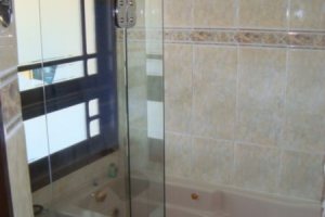 Casa em Condomínio à venda com 300m², 4 dormitórios, 1 suíte, 2 vagas, no bairro Nonoai em Porto Alegre