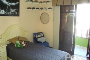 Casa em Condomínio à venda com 300m², 4 dormitórios, 1 suíte, 2 vagas, no bairro Nonoai em Porto Alegre