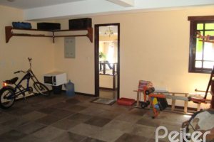 Casa em Condomínio à venda com 300m², 4 dormitórios, 1 suíte, 2 vagas, no bairro Nonoai em Porto Alegre