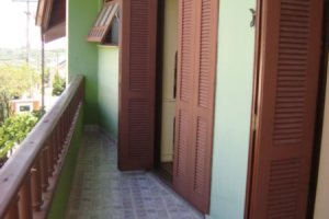 Casa em Condomínio à venda com 300m², 4 dormitórios, 1 suíte, 2 vagas, no bairro Nonoai em Porto Alegre