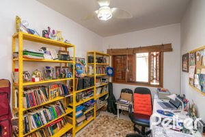 Casa em Condomínio à venda com 163m², 3 dormitórios, 1 suíte, 2 vagas, no bairro Ipanema em Porto Alegre