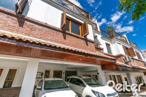 Casa em Condomínio à venda com 163m², 3 dormitórios, 1 suíte, 2 vagas, no bairro Ipanema em Porto Alegre