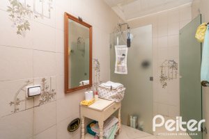 Casa à venda com 405m², 3 dormitórios, 3 suítes, 6 vagas, no bairro Vila Assunção em Porto Alegre