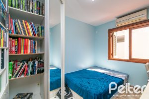 Casa à venda com 223m², 3 dormitórios, 1 suíte, 2 vagas, no bairro Vila Assunção em Porto Alegre