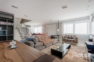 Casa em Condomínio à venda com 299m², 5 dormitórios, 5 suítes, 4 vagas, no bairro Terra Ville em PORTO ALEGRE