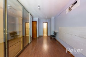 Casa à venda com 233m², 4 dormitórios, 1 suíte, 2 vagas, no bairro Tristeza em Porto Alegre