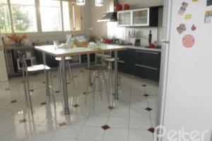 Casa à venda com 445m², 4 dormitórios, 2 suítes, 2 vagas, no bairro Ipanema em Porto Alegre