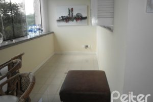 Casa à venda com 445m², 4 dormitórios, 2 suítes, 2 vagas, no bairro Ipanema em Porto Alegre