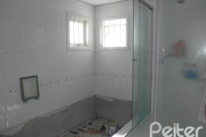 Casa à venda com 445m², 4 dormitórios, 2 suítes, 2 vagas, no bairro Ipanema em Porto Alegre