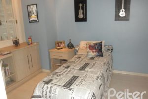 Casa à venda com 445m², 4 dormitórios, 2 suítes, 2 vagas, no bairro Ipanema em Porto Alegre