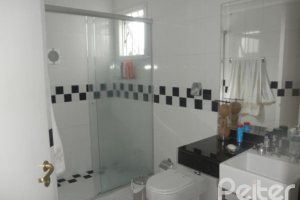 Casa à venda com 445m², 4 dormitórios, 2 suítes, 2 vagas, no bairro Ipanema em Porto Alegre