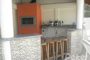 Casa à venda com 445m², 4 dormitórios, 2 suítes, 2 vagas, no bairro Ipanema em Porto Alegre