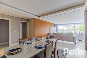 Apartamento Garden à venda com 173m², 3 dormitórios, 3 suítes, 4 vagas, no bairro Vila Assunção em Porto Alegre