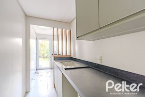 Apartamento Garden à venda com 173m², 3 dormitórios, 3 suítes, 4 vagas, no bairro Vila Assunção em Porto Alegre