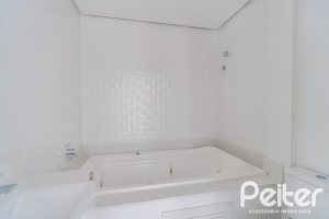 Apartamento Garden à venda com 173m², 3 dormitórios, 3 suítes, 4 vagas, no bairro Vila Assunção em Porto Alegre